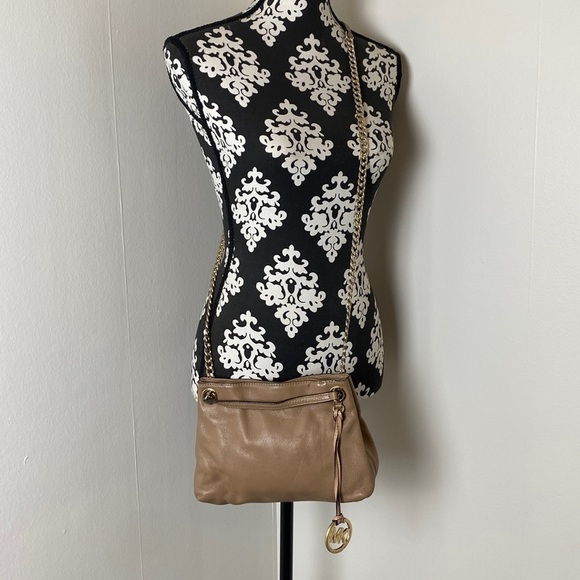 Michael Kors Chain Straps Jet Set Crossbody/Shoulder Bag - Picture 3 of 16